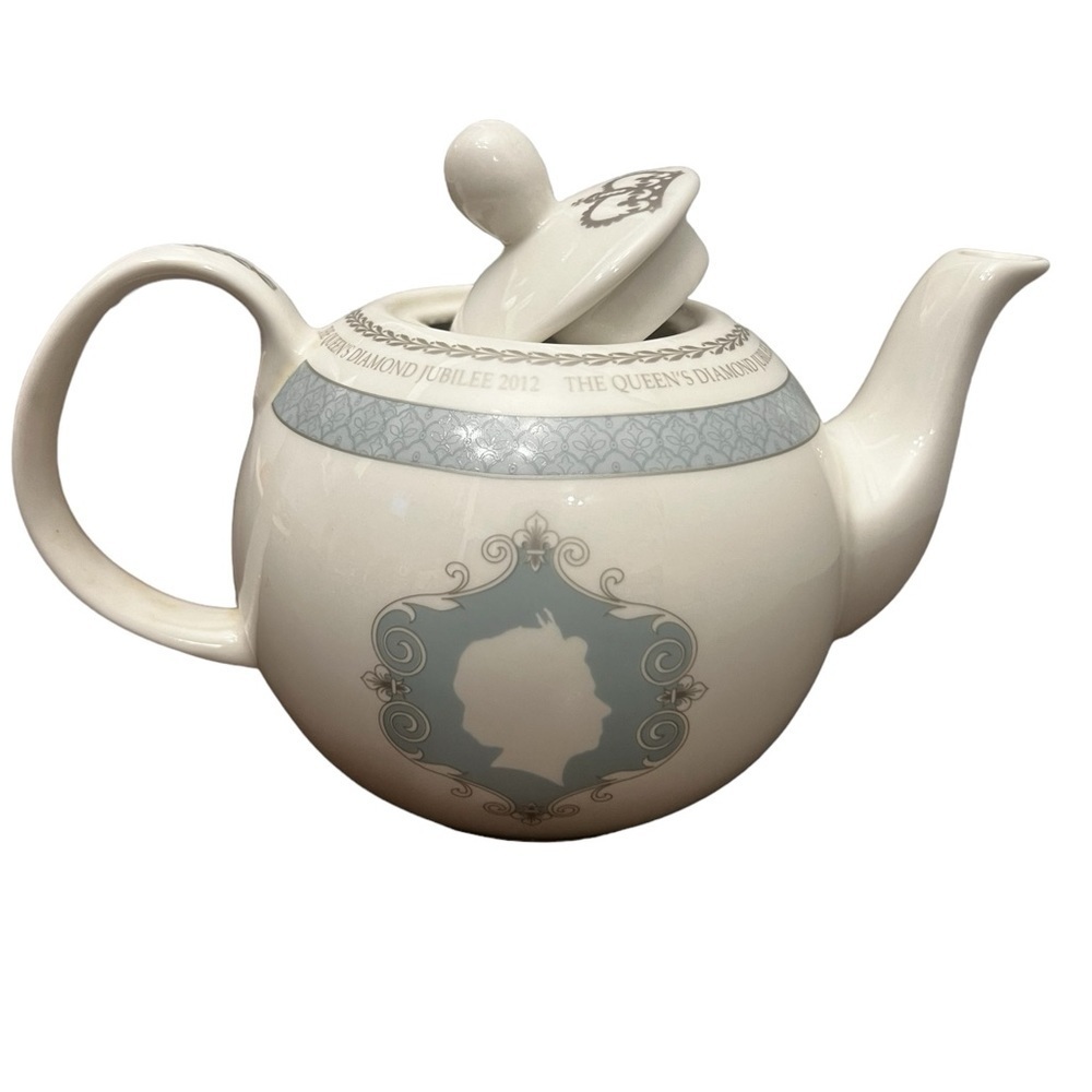 Fine China - The Queens Diamond Jubilee 2012 TeaPot - Picture 2 of 6